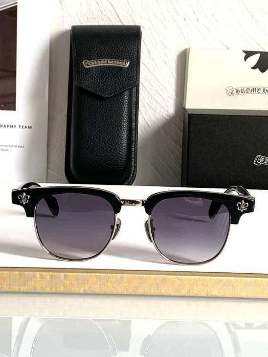 Picture of Chrome Hearts Sunglasses _SKUfw73376669fw